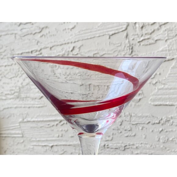 Pier One Cosmopolitan Red Swirl Line Martini Glass 7” Handblown 8 oz Retired - Picture 12 of 16